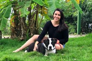A saudade da cachorrinha fez Vanessa Capucho abrir a casa para hospedar cachorros,  com a Fiona